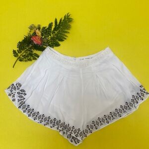 White patterned skort